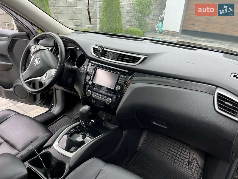 Внедорожник / Кроссовер Nissan X-Trail 2015 в Ровно