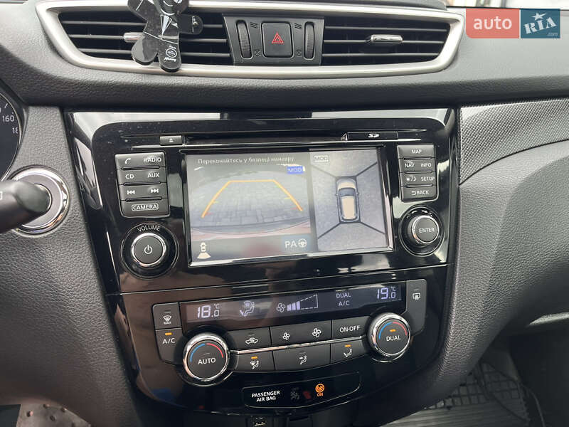 Внедорожник / Кроссовер Nissan X-Trail 2015 в Ровно