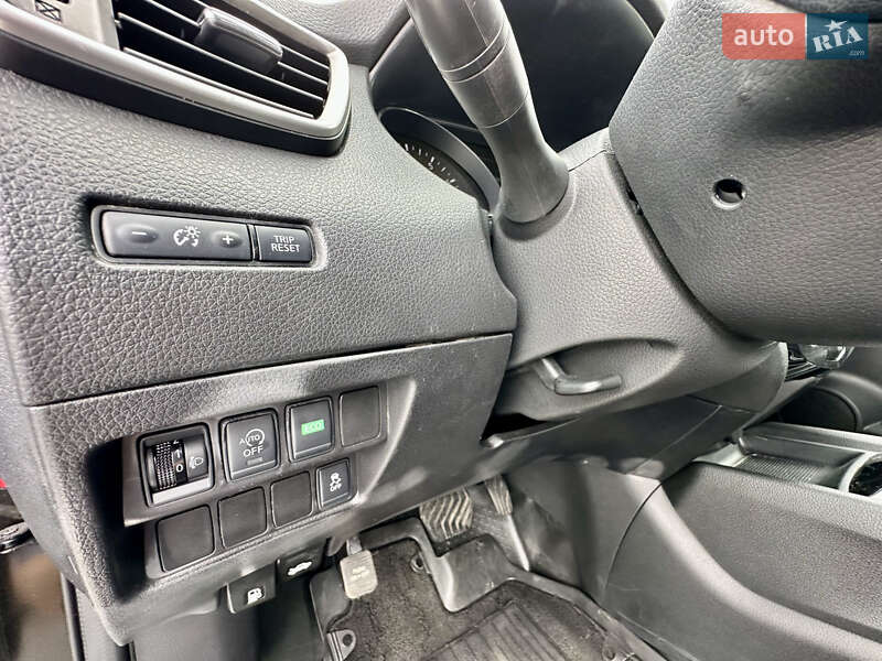 Внедорожник / Кроссовер Nissan X-Trail 2014 в Киеве