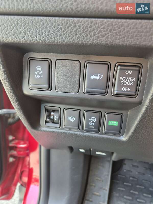 Позашляховик / Кросовер Nissan X-Trail 2017 в Києві