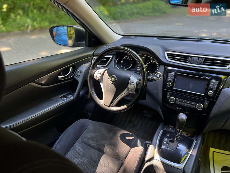 Позашляховик / Кросовер Nissan X-Trail 2015 в Львові