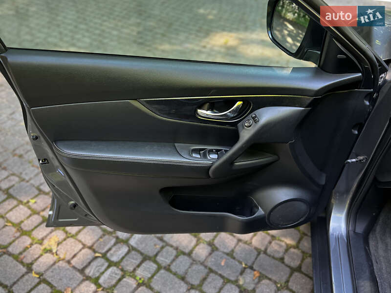 Позашляховик / Кросовер Nissan X-Trail 2015 в Львові