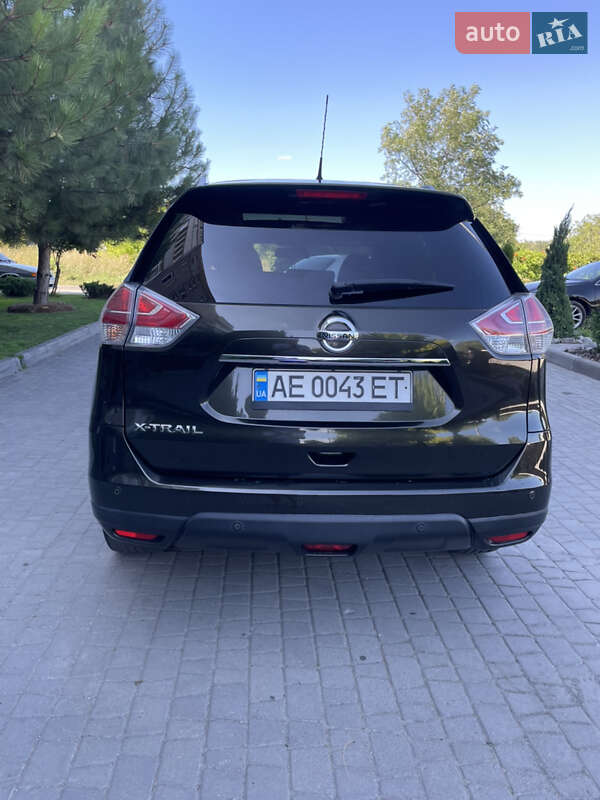 Позашляховик / Кросовер Nissan X-Trail 2015 в Дніпрі