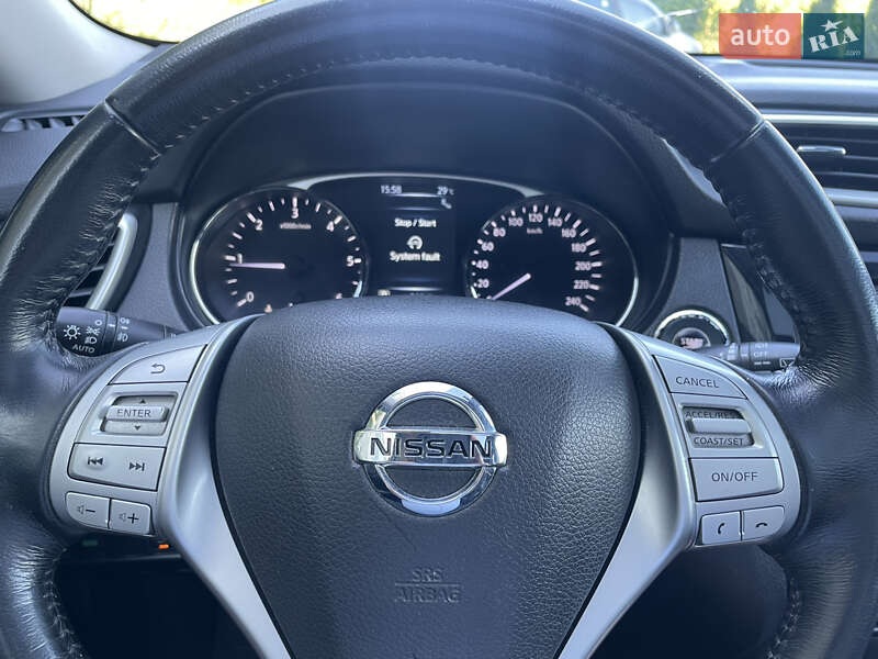 Позашляховик / Кросовер Nissan X-Trail 2015 в Дніпрі