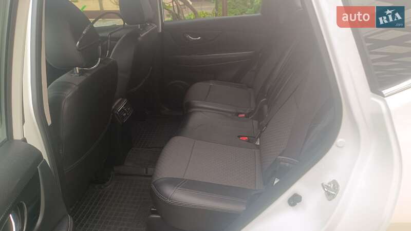 Позашляховик / Кросовер Nissan X-Trail 2018 в Бучі