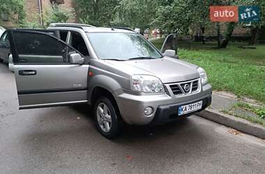 Позашляховик / Кросовер Nissan X-Trail 2003 в Києві