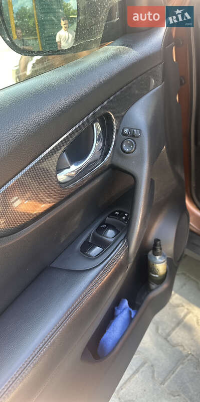 Позашляховик / Кросовер Nissan X-Trail 2016 в Чернівцях