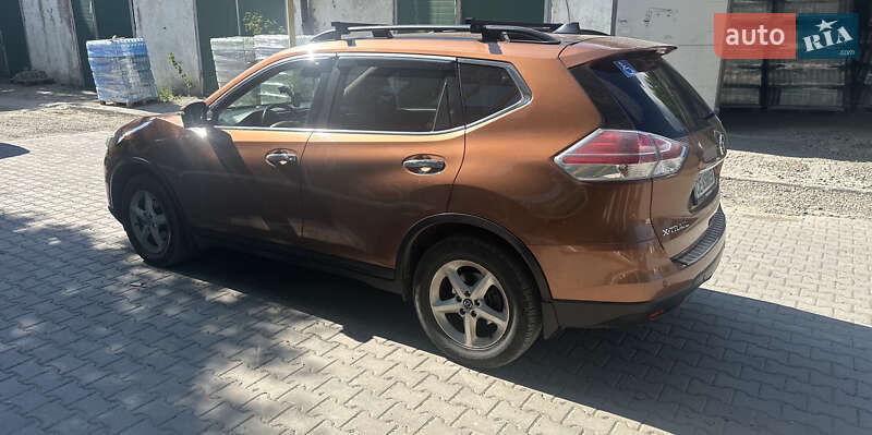 Позашляховик / Кросовер Nissan X-Trail 2016 в Чернівцях