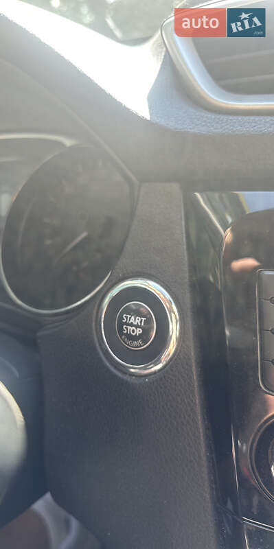 Позашляховик / Кросовер Nissan X-Trail 2016 в Чернівцях