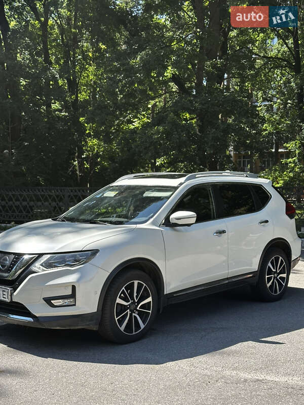 Внедорожник / Кроссовер Nissan X-Trail 2017 в Киеве