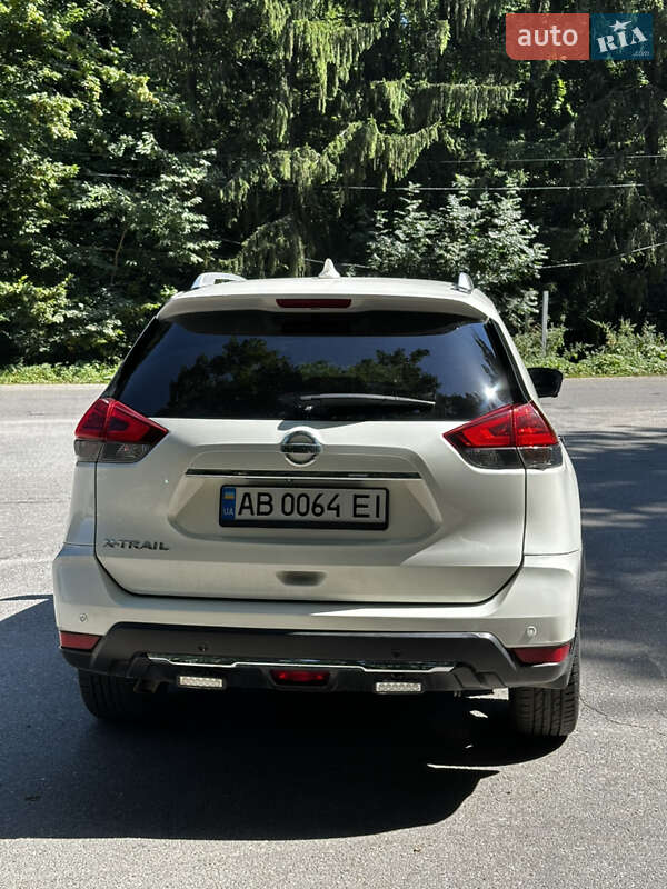 Внедорожник / Кроссовер Nissan X-Trail 2017 в Киеве