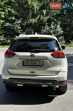 Внедорожник / Кроссовер Nissan X-Trail 2017 в 