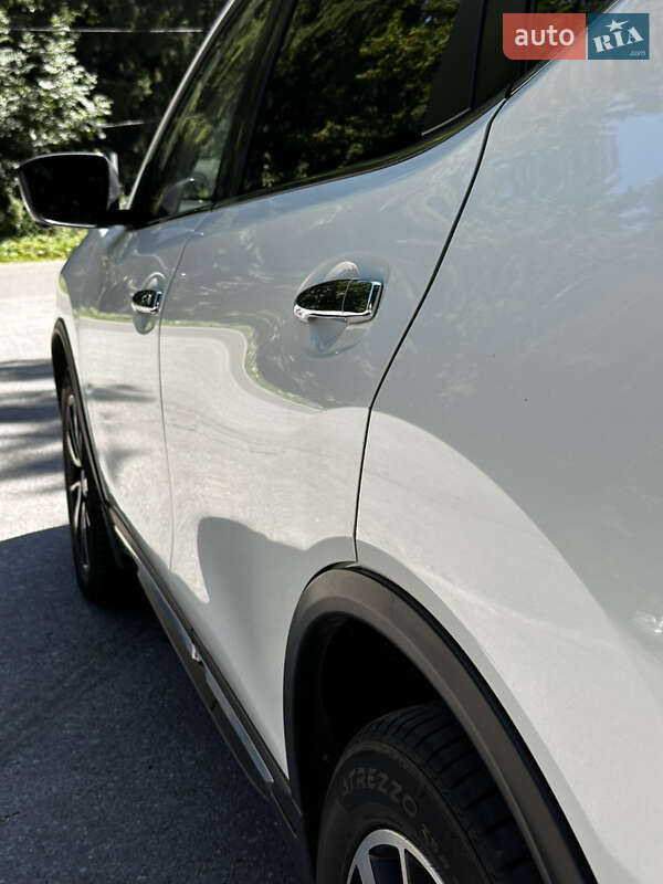 Внедорожник / Кроссовер Nissan X-Trail 2017 в Киеве