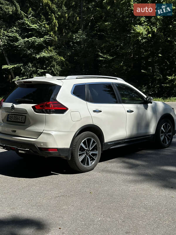 Внедорожник / Кроссовер Nissan X-Trail 2017 в Киеве