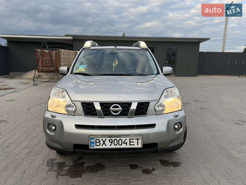 Внедорожник / Кроссовер Nissan X-Trail 2010 в Ярмолинцах