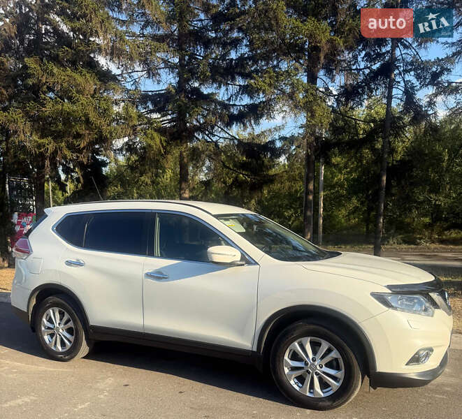 Позашляховик / Кросовер Nissan X-Trail 2016 в Кривому Розі