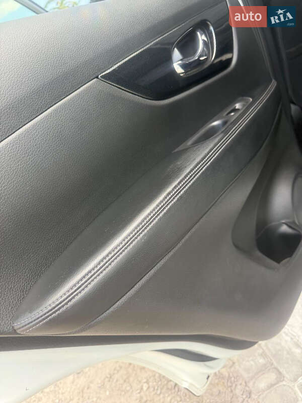 Позашляховик / Кросовер Nissan X-Trail 2016 в Кривому Розі