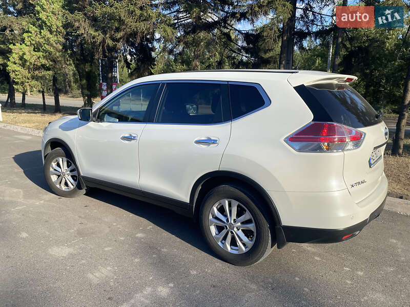 Позашляховик / Кросовер Nissan X-Trail 2016 в Кривому Розі