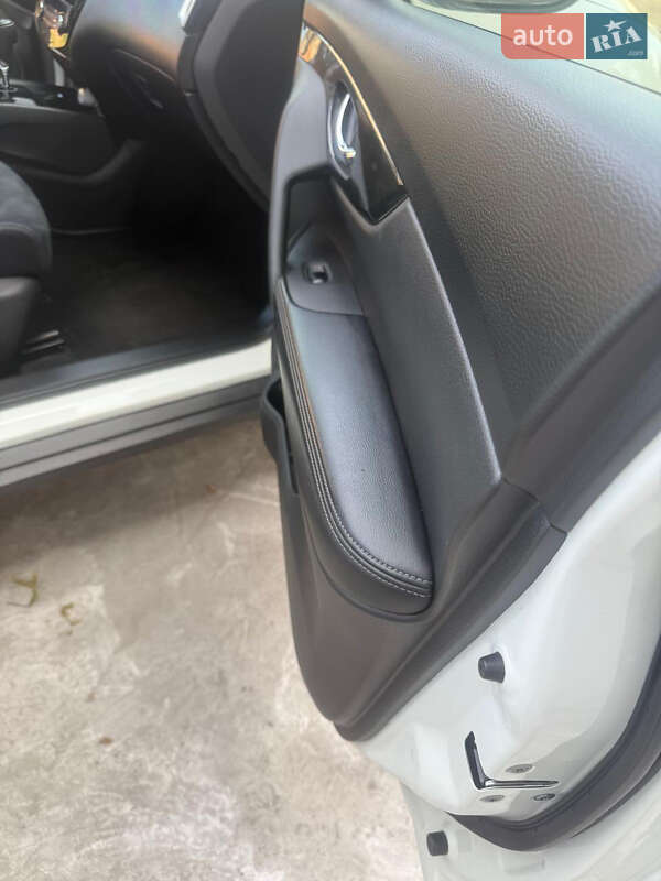 Позашляховик / Кросовер Nissan X-Trail 2016 в Кривому Розі