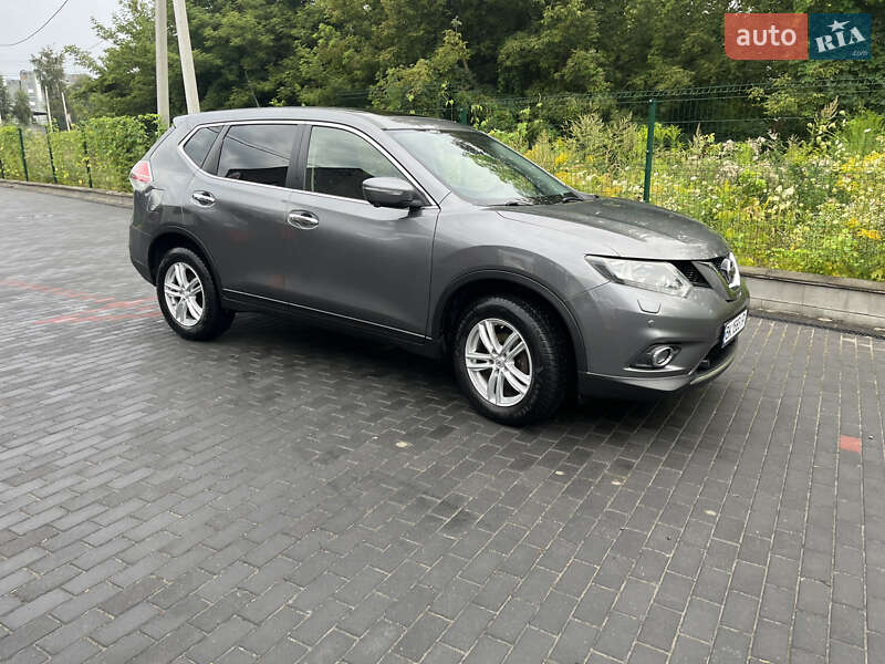 Позашляховик / Кросовер Nissan X-Trail 2015 в Рівному