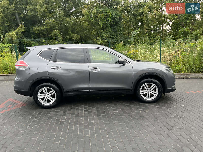 Позашляховик / Кросовер Nissan X-Trail 2015 в Рівному