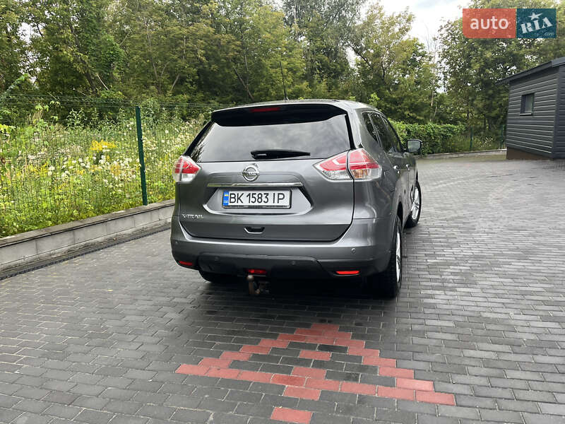 Позашляховик / Кросовер Nissan X-Trail 2015 в Рівному