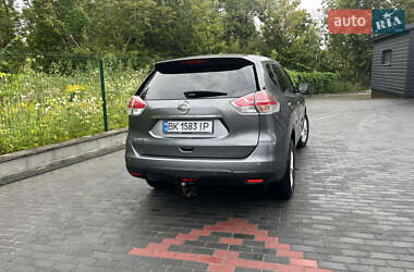 Внедорожник / Кроссовер Nissan X-Trail 2015 в 