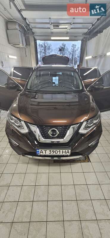 Внедорожник / Кроссовер Nissan X-Trail 2021 в Косове