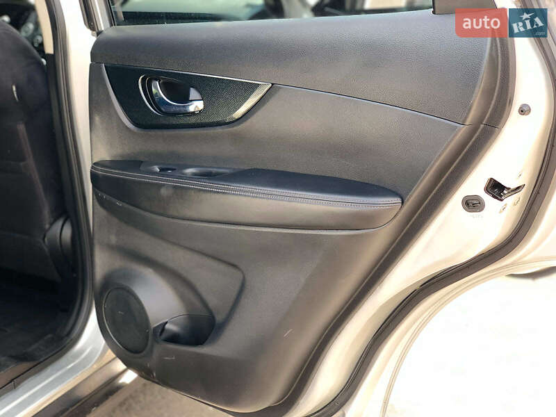 Внедорожник / Кроссовер Nissan X-Trail 2016 в Виннице