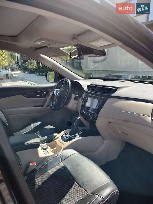 Внедорожник / Кроссовер Nissan X-Trail 2017 в Ужгороде