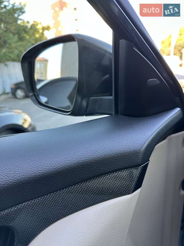 Позашляховик / Кросовер Nissan X-Trail 2015 в Харкові