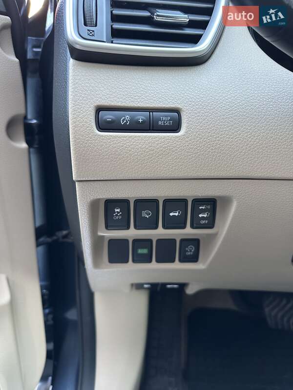 Позашляховик / Кросовер Nissan X-Trail 2015 в Харкові