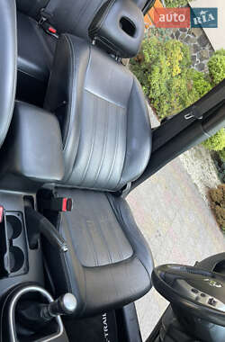 Позашляховик / Кросовер Nissan X-Trail 2012 в 