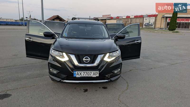 Позашляховик / Кросовер Nissan X-Trail 2018 в 