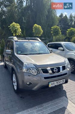 Позашляховик / Кросовер Nissan X-Trail 2013 в Києві