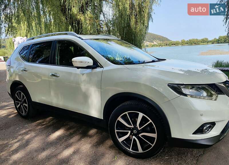 Внедорожник / Кроссовер Nissan X-Trail 2017 в Надворной