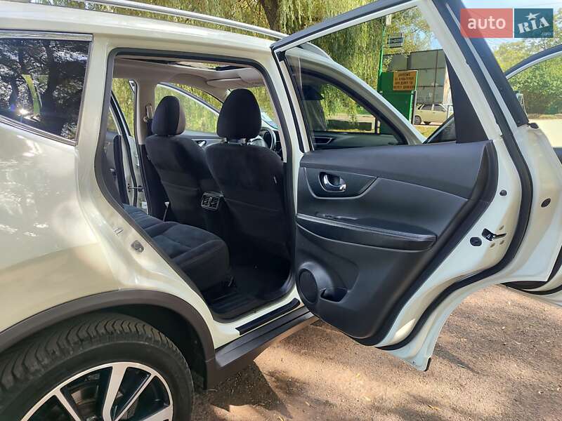 Внедорожник / Кроссовер Nissan X-Trail 2017 в Надворной