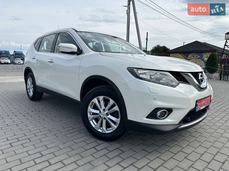 Внедорожник / Кроссовер Nissan X-Trail 2015 в 