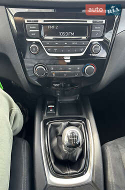 Внедорожник / Кроссовер Nissan X-Trail 2015 в 