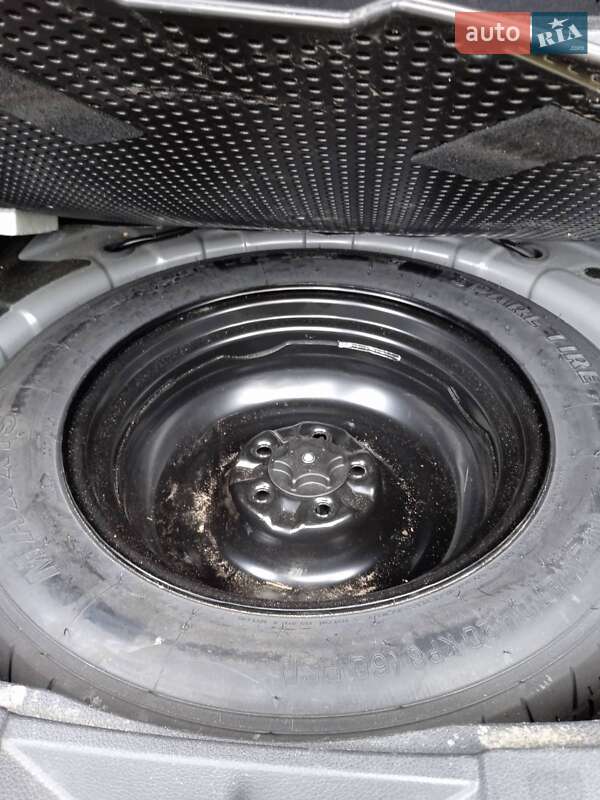 Позашляховик / Кросовер Nissan X-Trail 2016 в Вараші