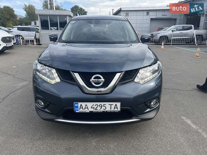 Внедорожник / Кроссовер Nissan X-Trail 2017 в 
