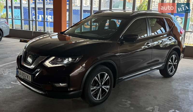 Внедорожник / Кроссовер Nissan X-Trail 2018 в 