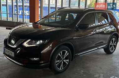Внедорожник / Кроссовер Nissan X-Trail 2018 в 