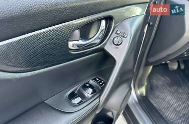 Внедорожник / Кроссовер Nissan X-Trail 2016 в 