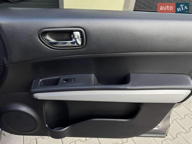 Позашляховик / Кросовер Nissan X-Trail 2010 в Стрию