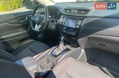 Внедорожник / Кроссовер Nissan X-Trail 2017 в 