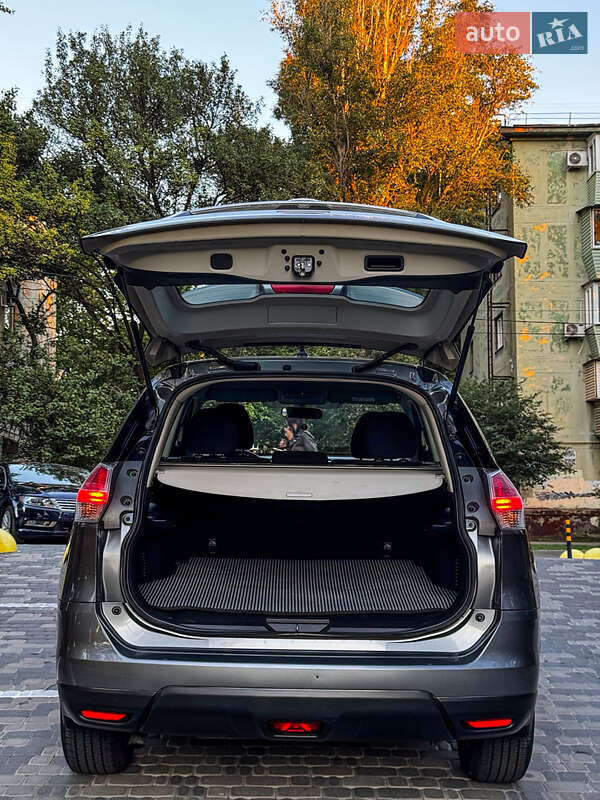 Позашляховик / Кросовер Nissan X-Trail 2016 в Запоріжжі