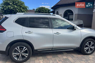 Внедорожник / Кроссовер Nissan X-Trail 2017 в 