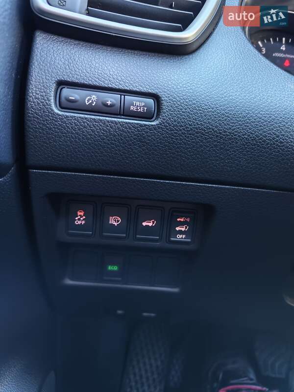 Позашляховик / Кросовер Nissan X-Trail 2017 в Києві