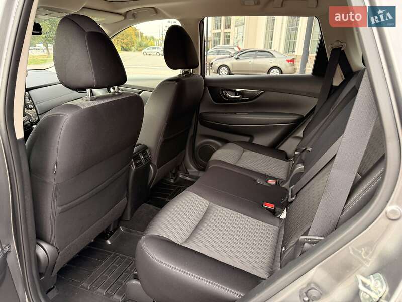 Позашляховик / Кросовер Nissan X-Trail 2018 в Дніпрі фото 23 Позашляховик / Кросовер Nissan X-Trail 2018 в Дніпрі